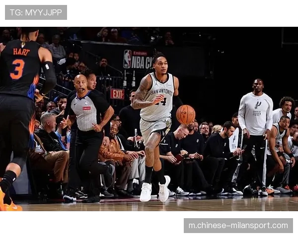 瓦塞尔无球切入频率增加 马刺进攻流动性依赖侧翼空间拉扯