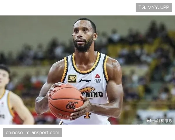 弗格外线手感火热轰32分 上海得分后卫状态正佳